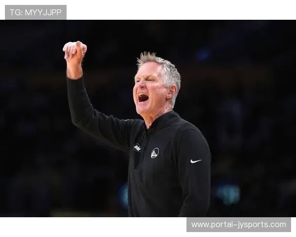 杰伦格林支持科尔裁判争议反应，勇士更衣室团结