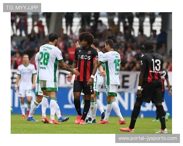 斯特拉斯堡球迷烟火中断比赛，法甲安保预案受考验